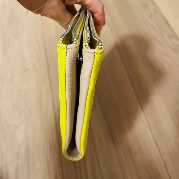 Stella & Dot neon yellow clutch with two zipper folds - Picture 5 of 5